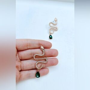 gold snake earrings H66